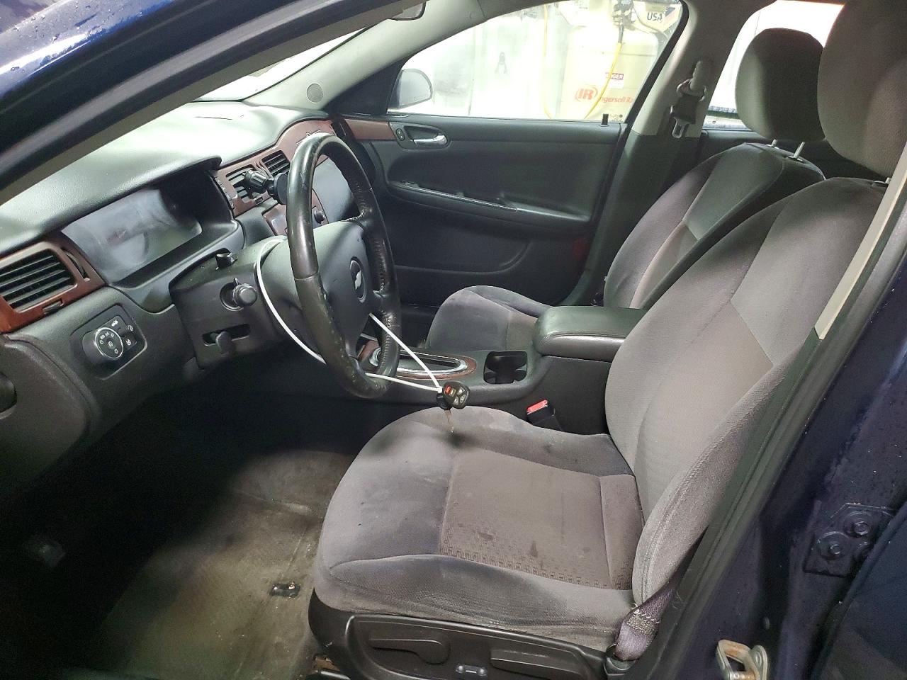 2010 CHEVROLET IMPALA LT photo 7