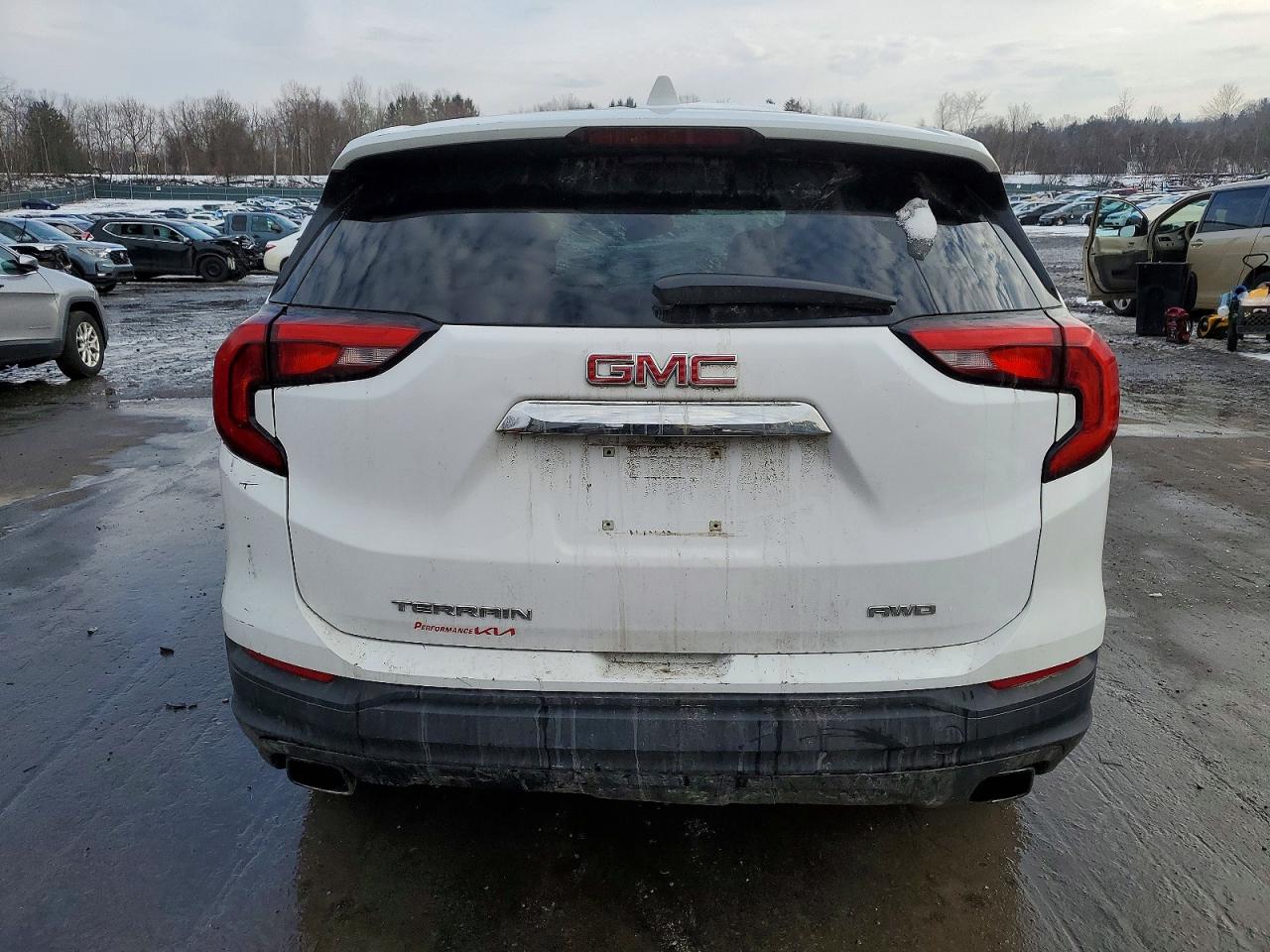 2018 GMC TERRAIN SLE photo 16