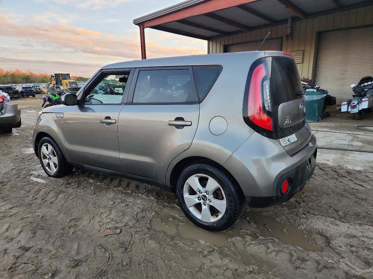 2017 KIA SOUL photo 2
