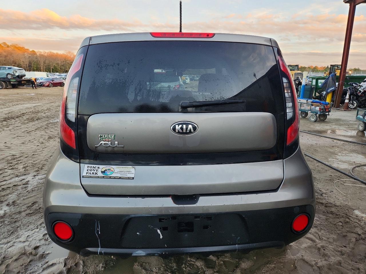 2017 KIA SOUL photo 6