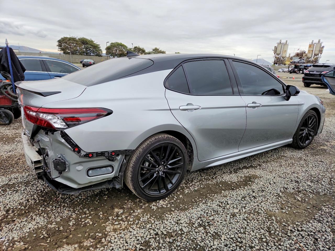 2021 TOYOTA CAMRY XSE photo 3