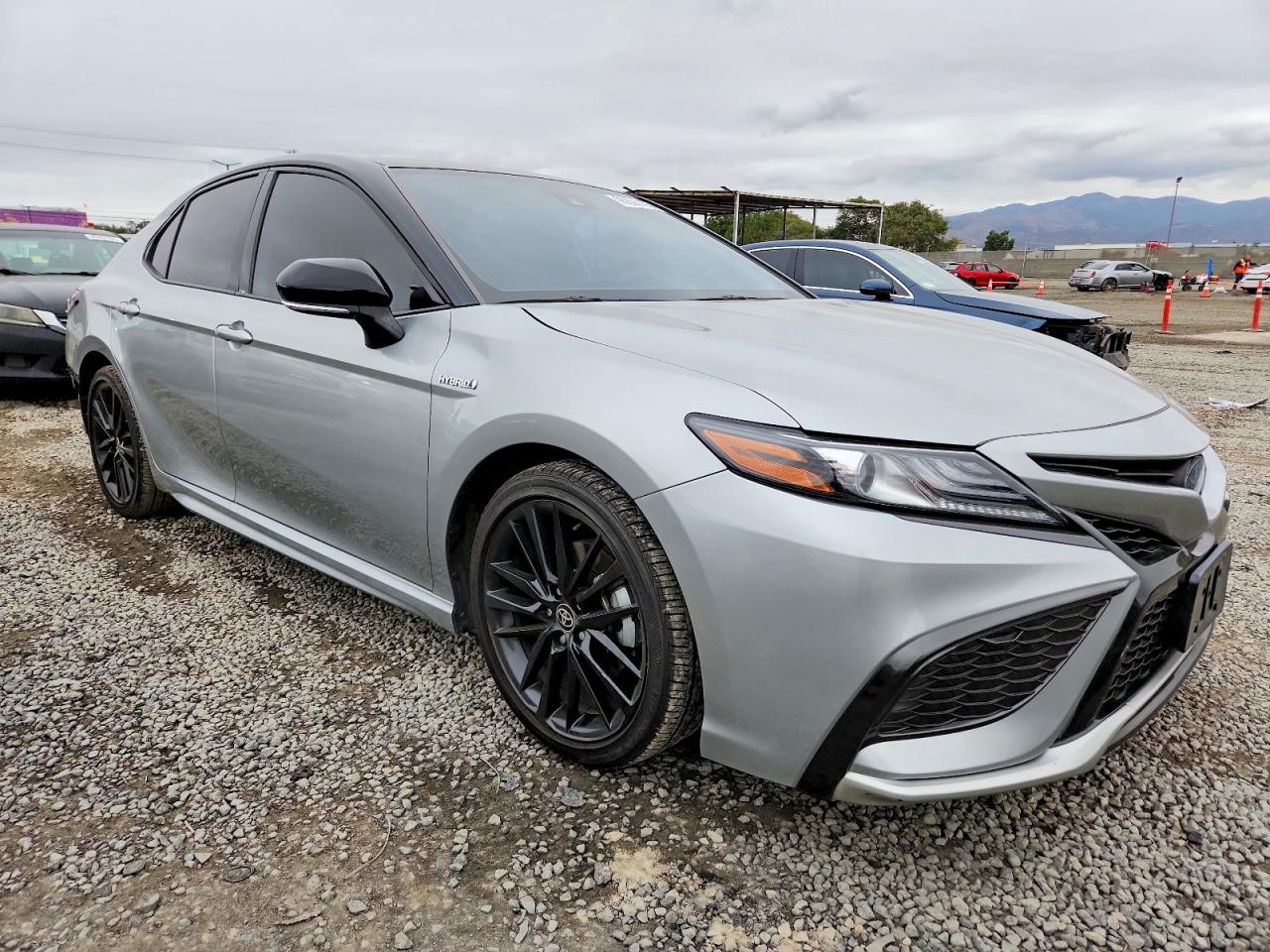 2021 TOYOTA CAMRY XSE photo 4