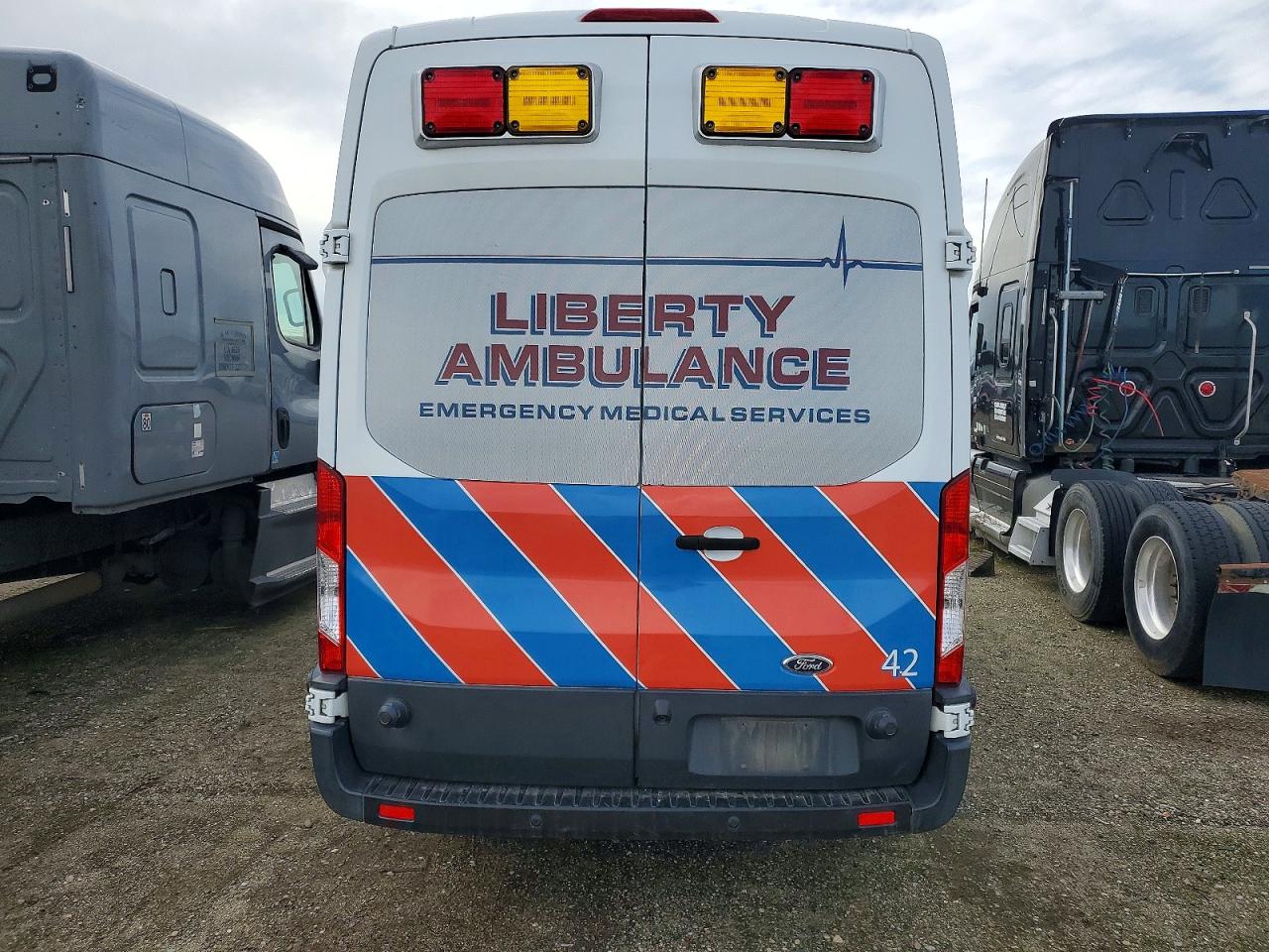 2017 FORD TRANSIT AMBULANCE photo 6