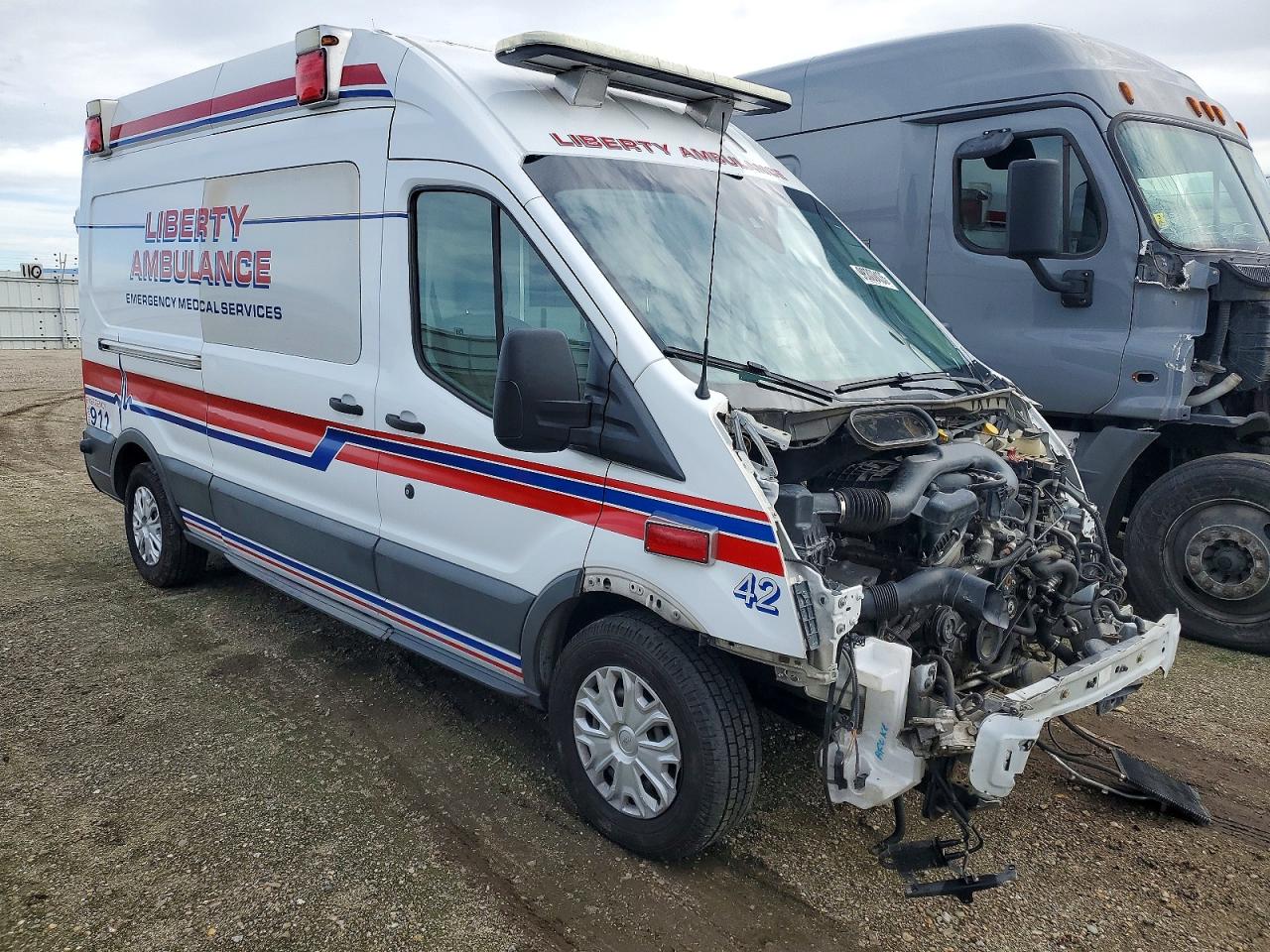 2017 FORD TRANSIT AMBULANCE photo 4