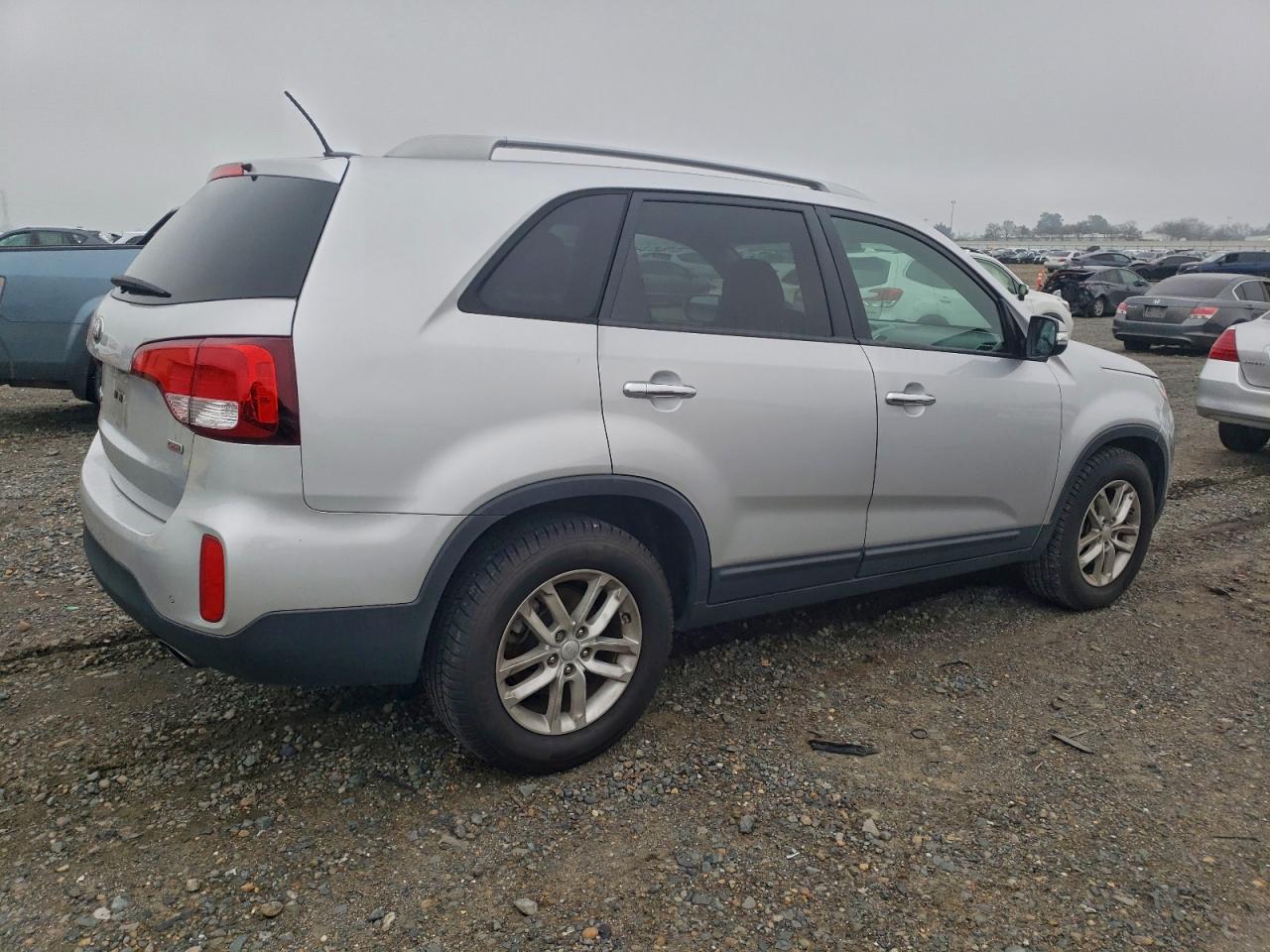 2014 KIA SORENTO LX photo 3