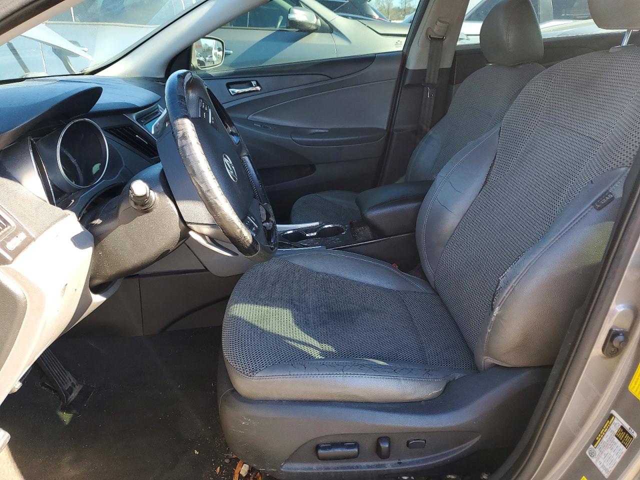 2012 HYUNDAI SONATA SE photo 7