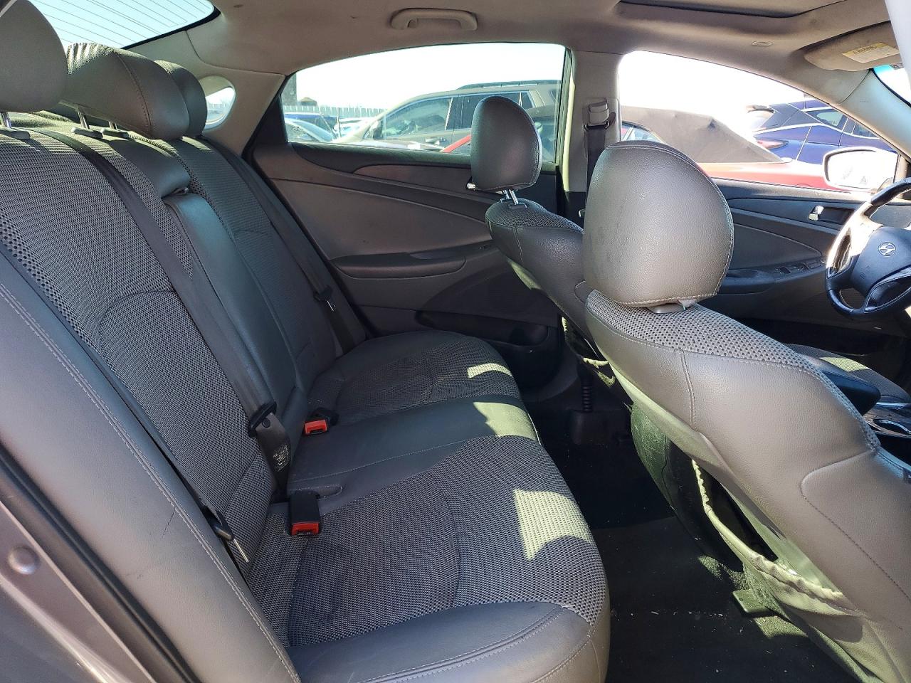 2012 HYUNDAI SONATA SE photo 10
