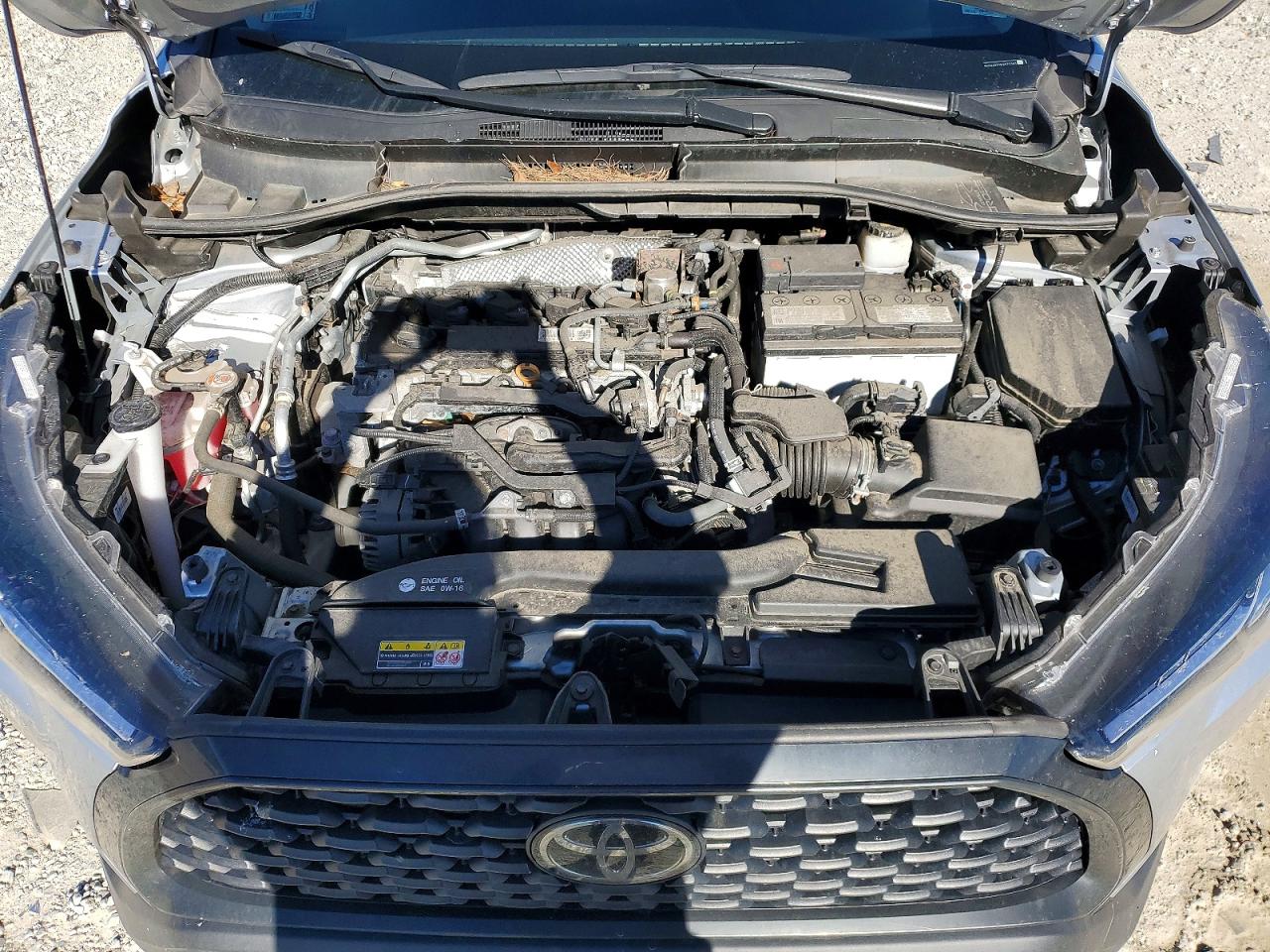 2022 TOYOTA COROLLA CROSS LE photo 12