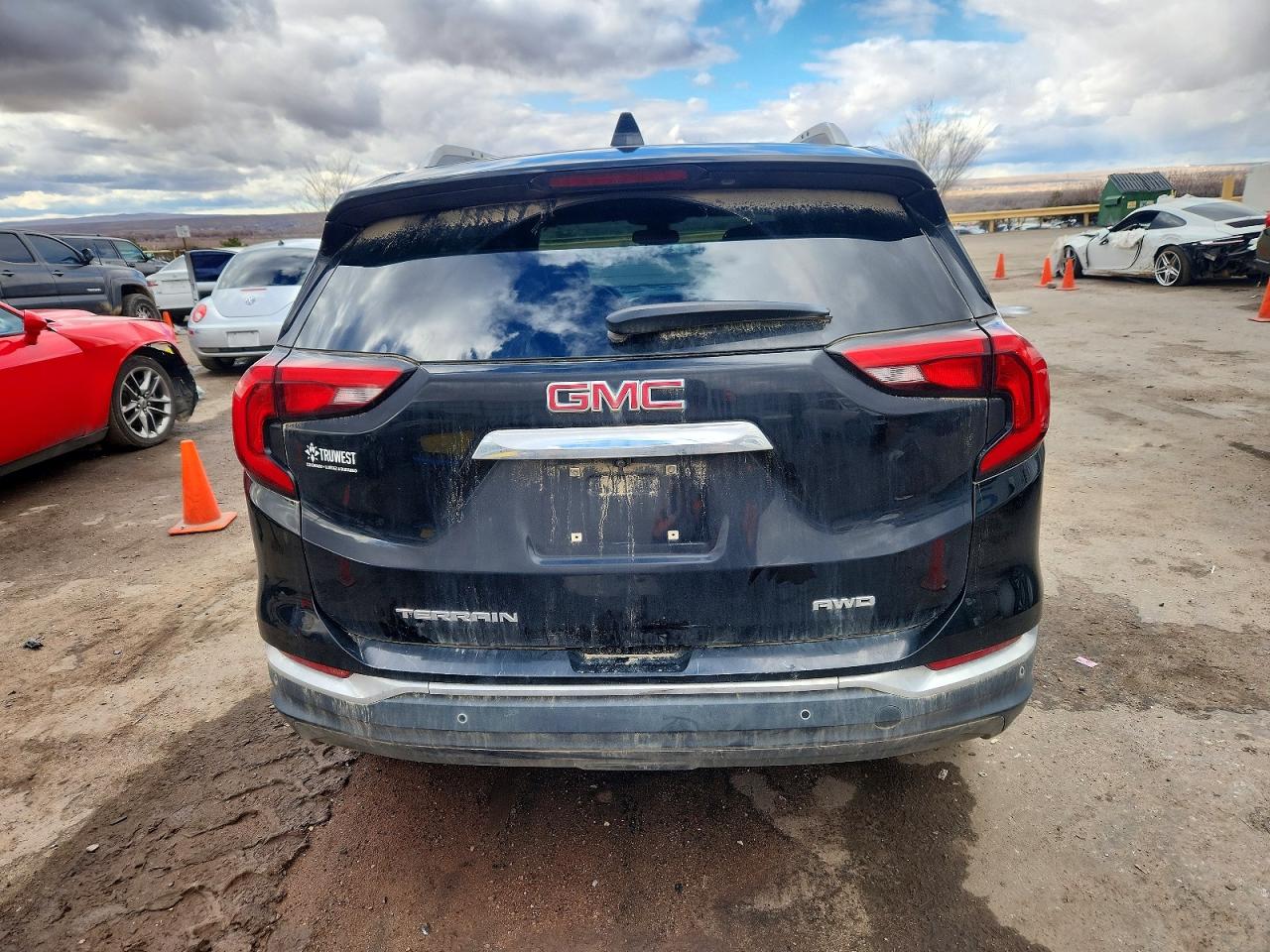 2019 GMC TERRAIN SLT photo 6