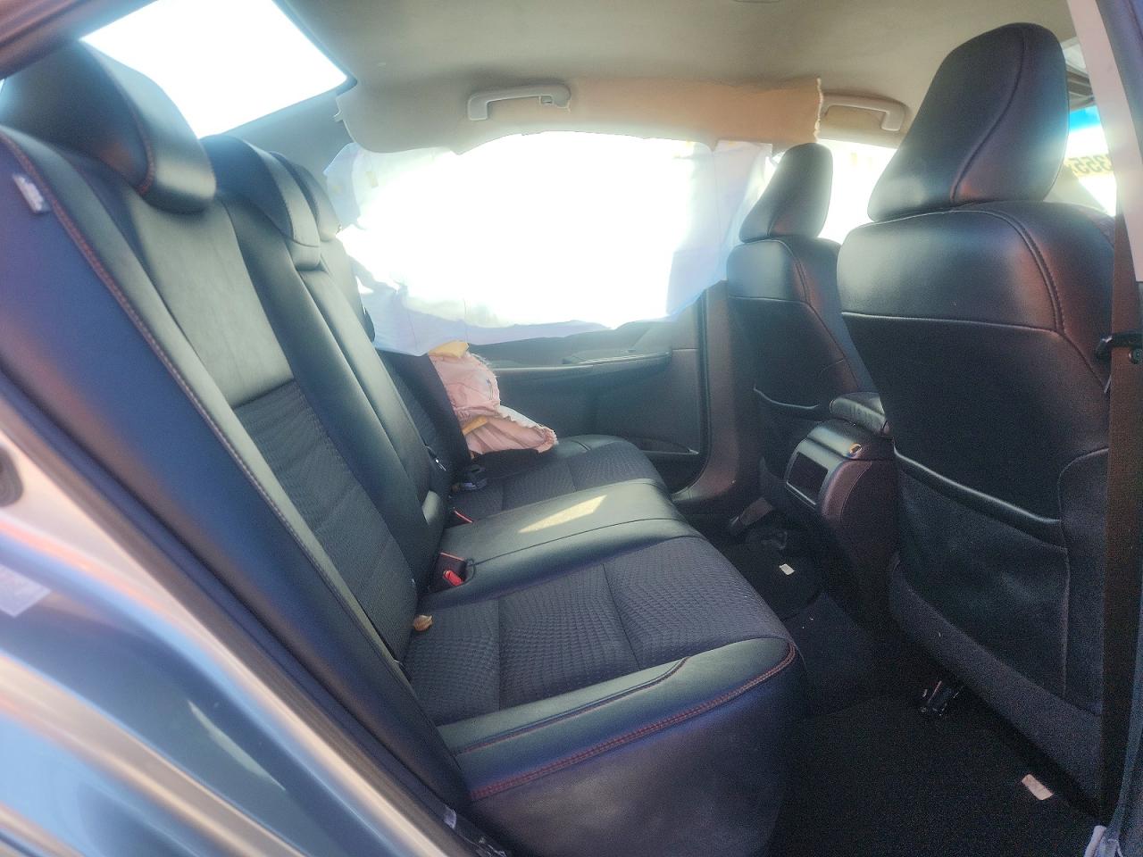 2015 TOYOTA CAMRY LE photo 10