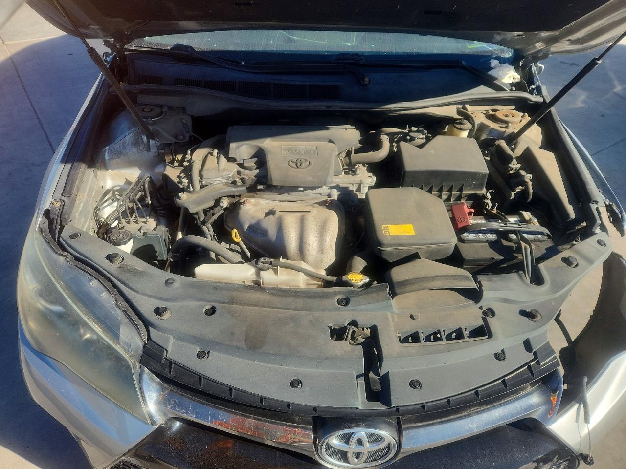 2015 TOYOTA CAMRY LE photo 11