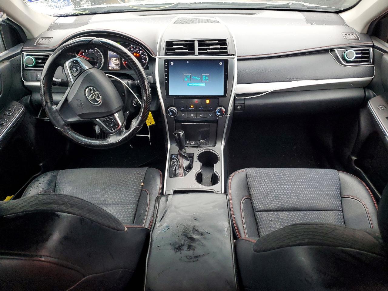 2015 TOYOTA CAMRY LE photo 8