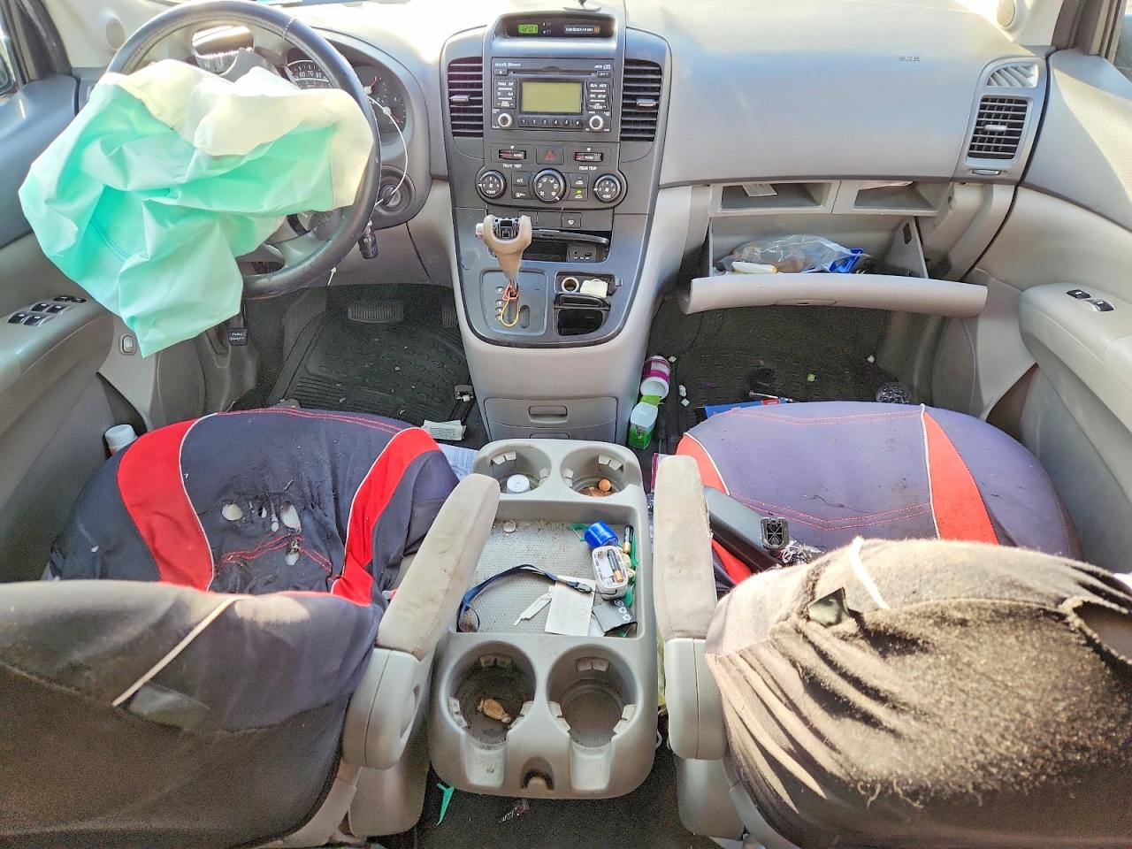 2012 KIA SEDONA LX photo 8