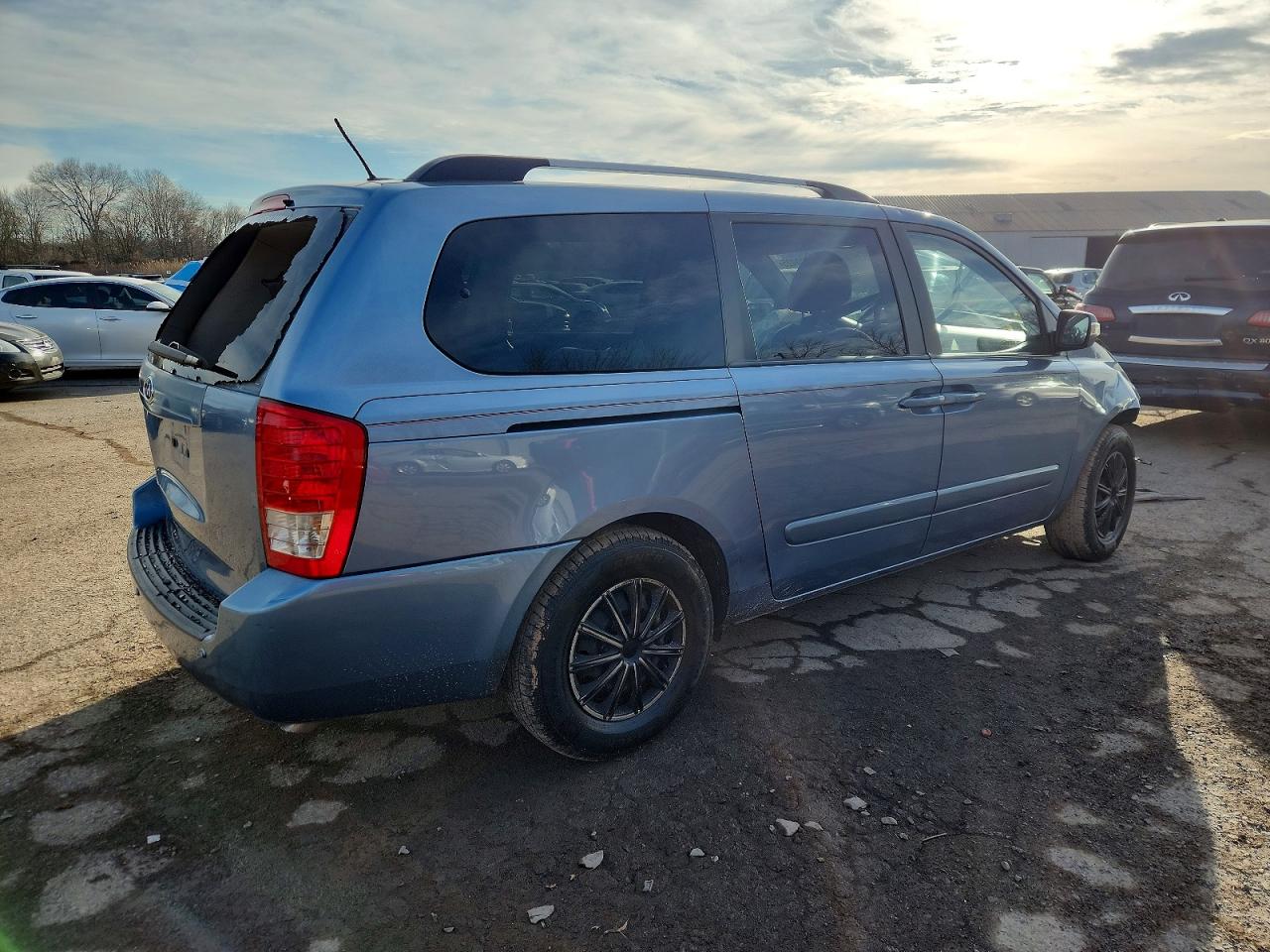 2012 KIA SEDONA LX photo 3