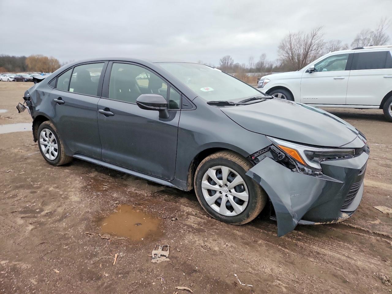 2025 TOYOTA COROLLA LE photo 4