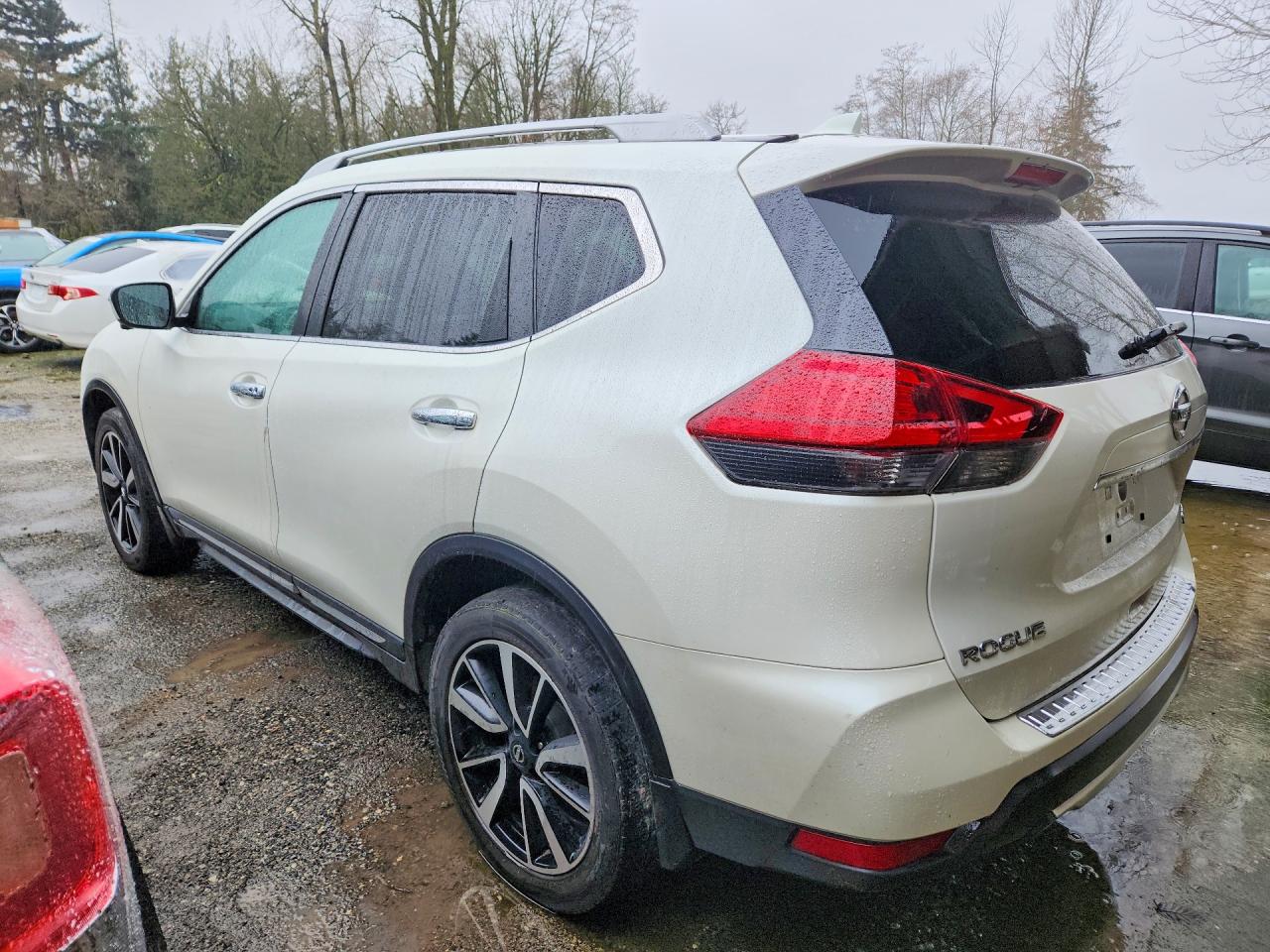 2017 NISSAN ROGUE SL photo 2