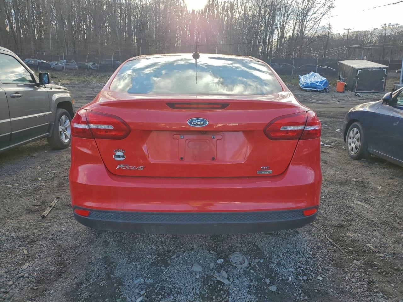 2017 FORD FOCUS SE photo 6