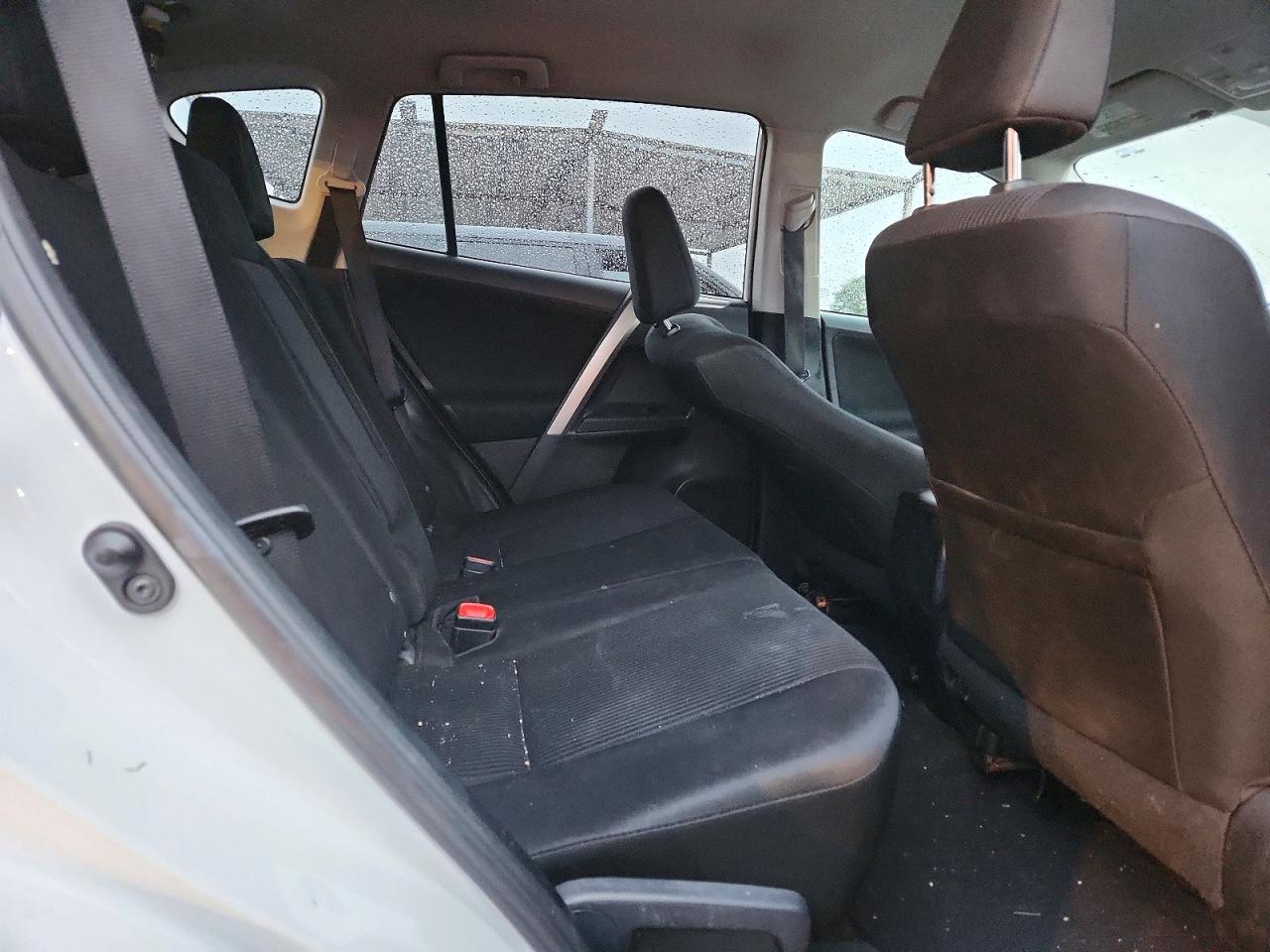 2015 TOYOTA RAV4 LE photo 10