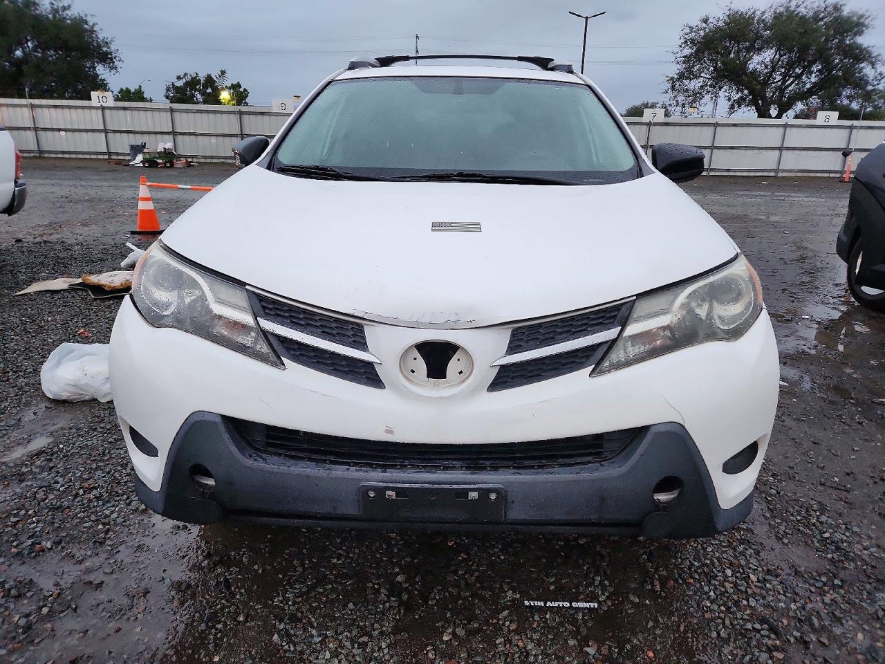 2015 TOYOTA RAV4 LE photo 5