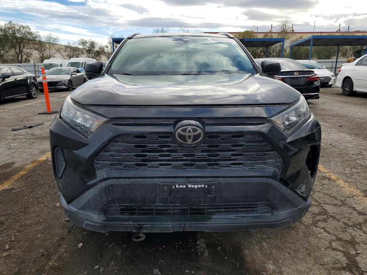 2019 TOYOTA RAV4 LE photo 5