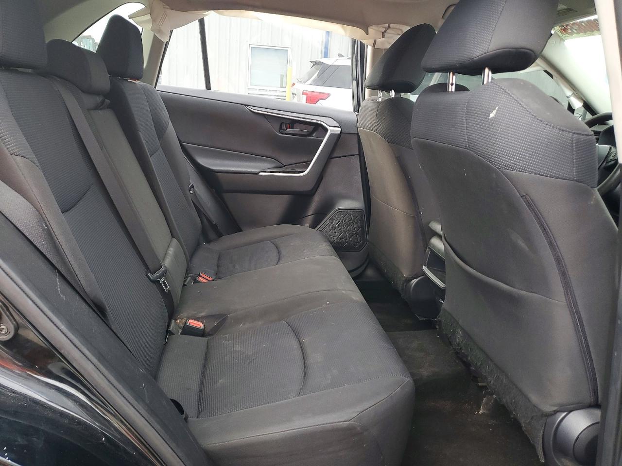 2019 TOYOTA RAV4 LE photo 11