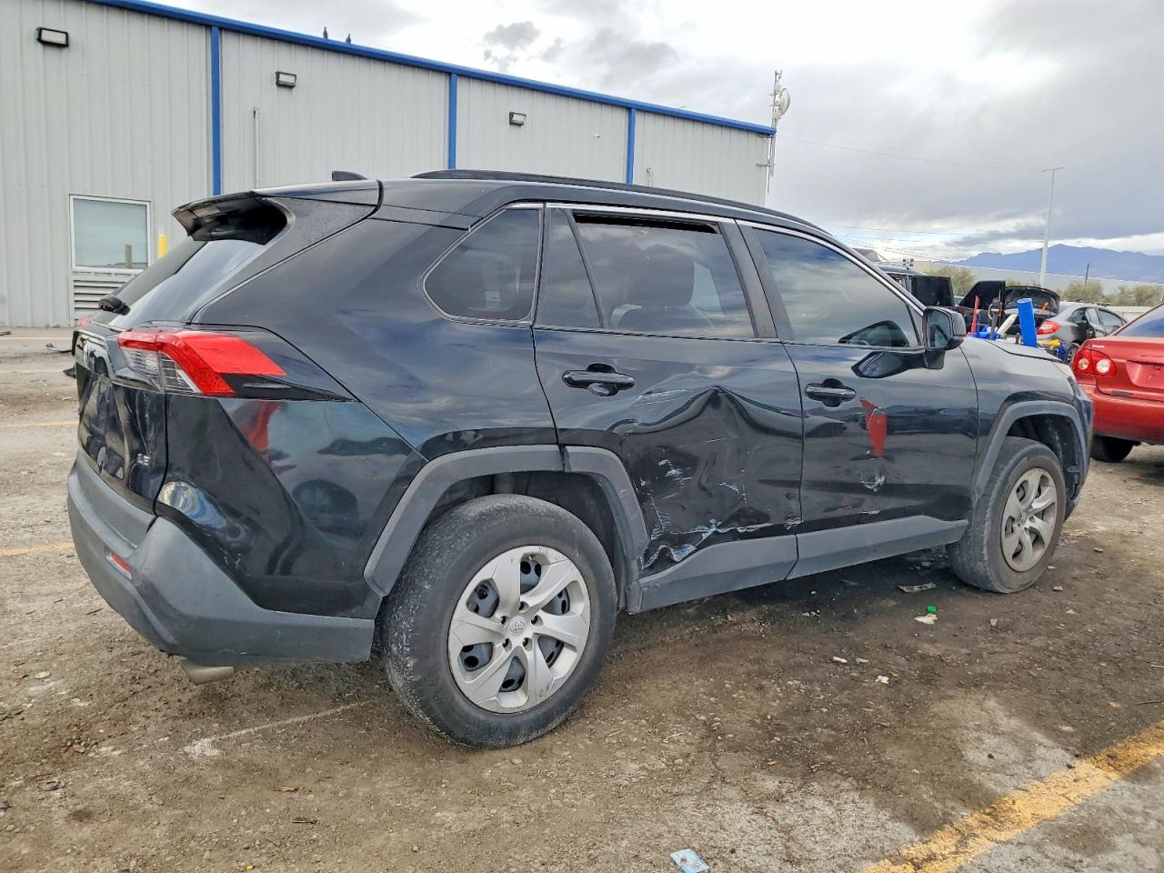 2019 TOYOTA RAV4 LE photo 3