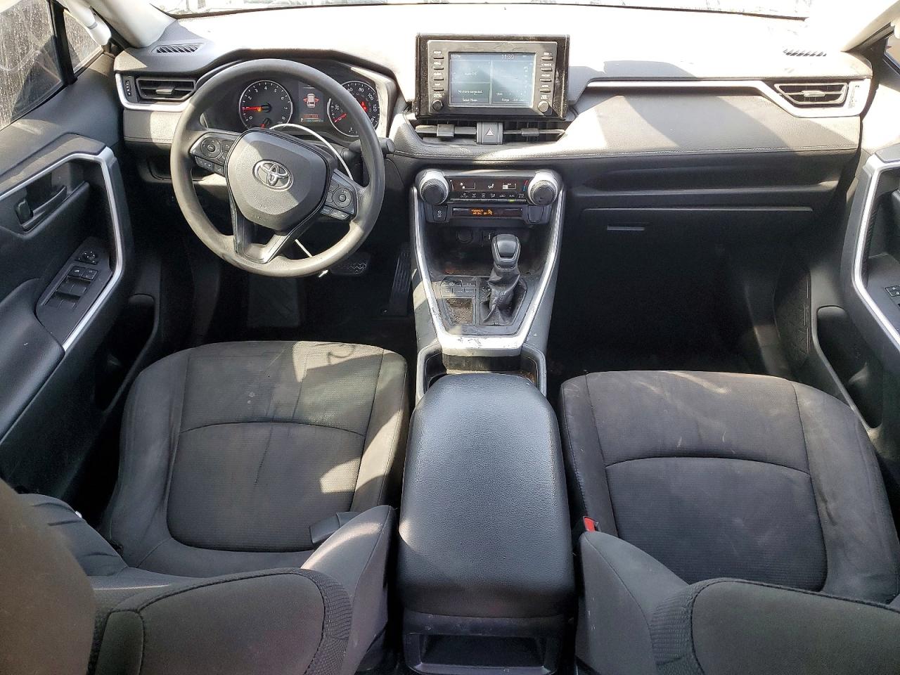 2019 TOYOTA RAV4 LE photo 8