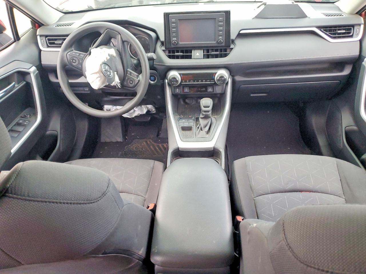 2019 TOYOTA RAV4 XLE photo 8