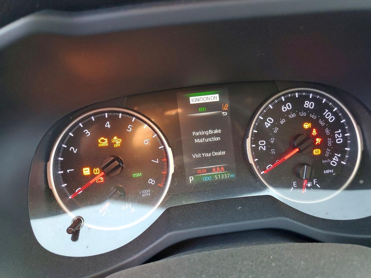 2019 TOYOTA RAV4 XLE photo 9