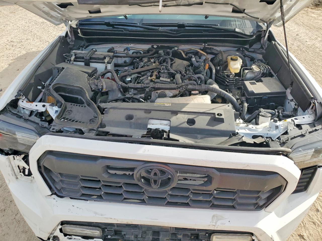 2024 TOYOTA TACOMA DOUBLE CAB photo 11