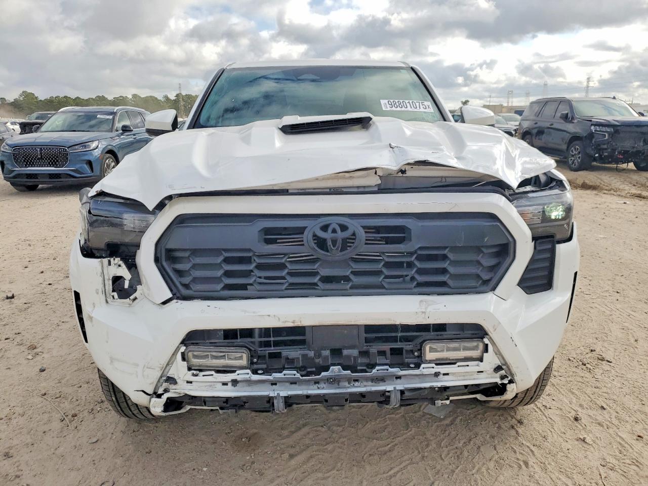 2024 TOYOTA TACOMA DOUBLE CAB photo 5