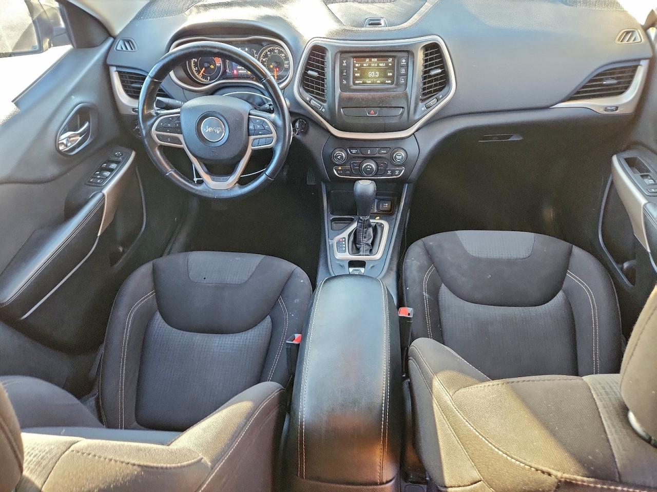 2017 JEEP CHEROKEE LATITUDE photo 8