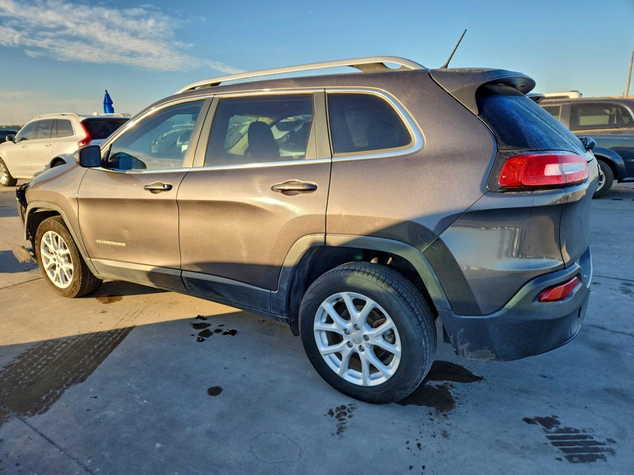 2017 JEEP CHEROKEE LATITUDE photo 2
