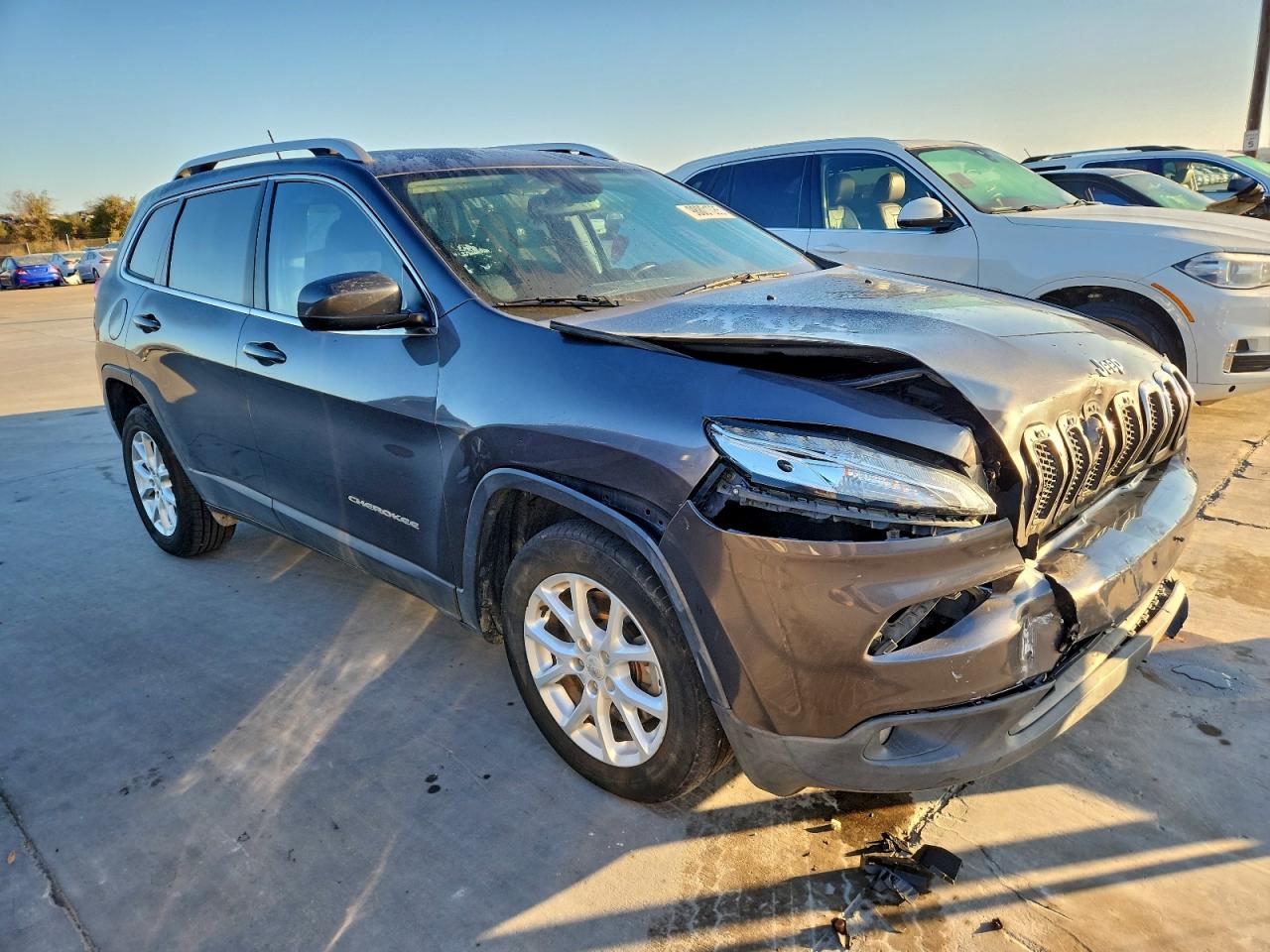 2017 JEEP CHEROKEE LATITUDE photo 4