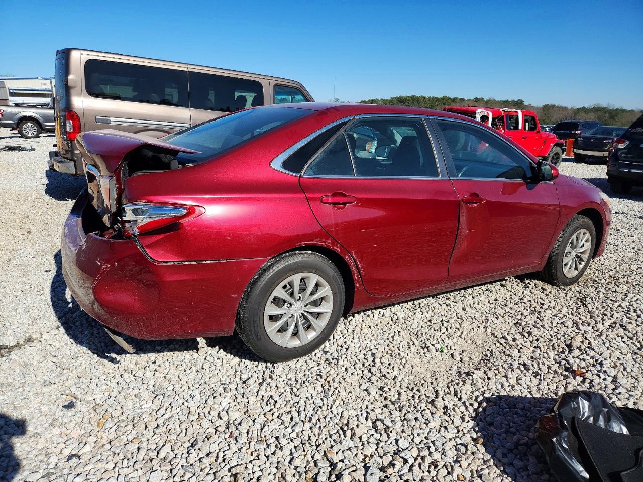 2017 TOYOTA CAMRY LE photo 3