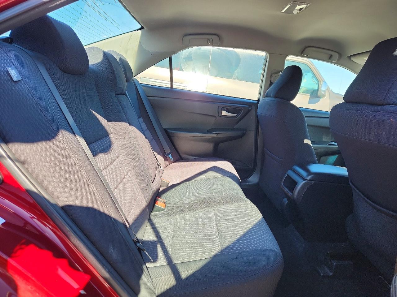 2017 TOYOTA CAMRY LE photo 10