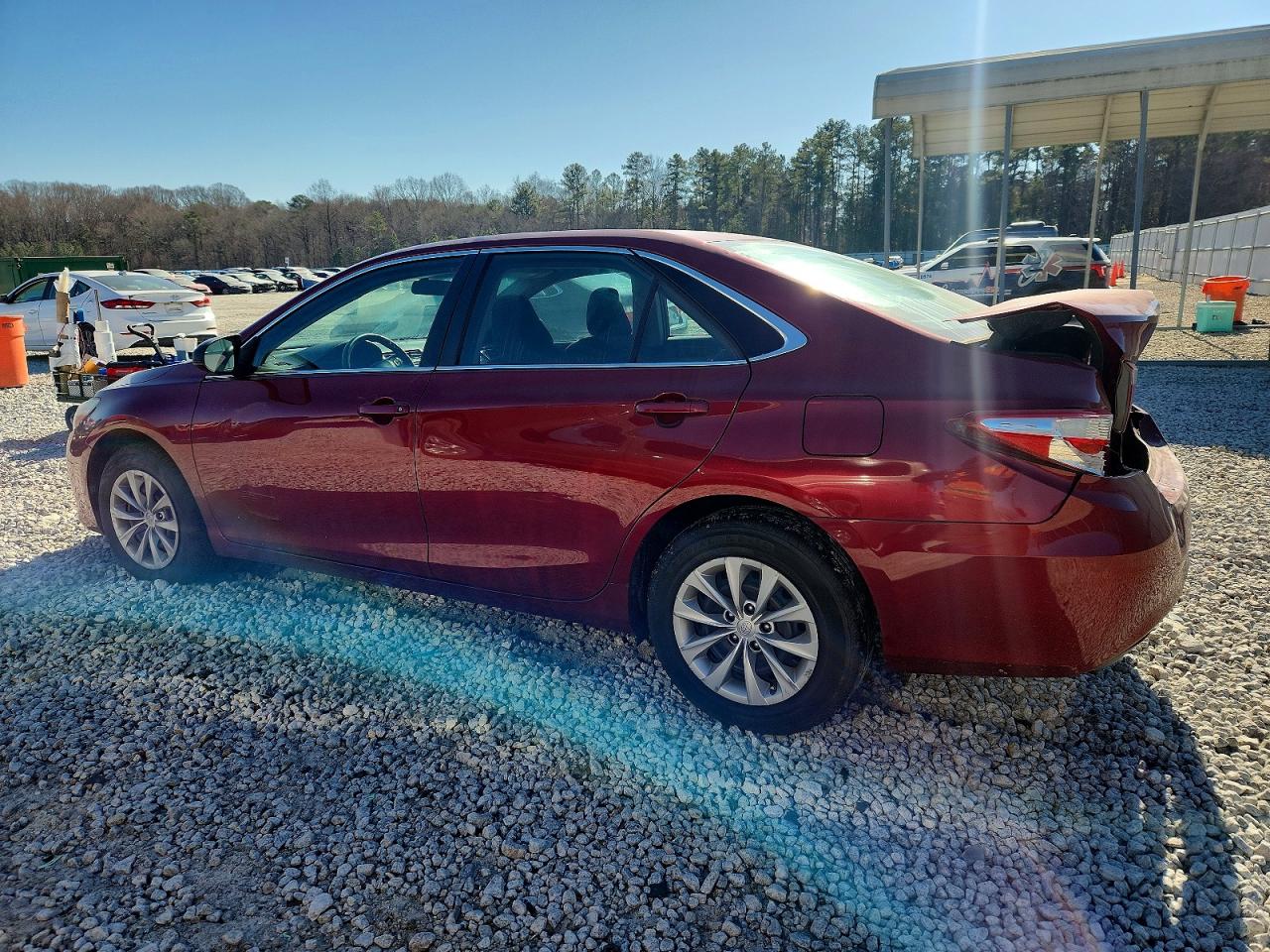 2017 TOYOTA CAMRY LE photo 2