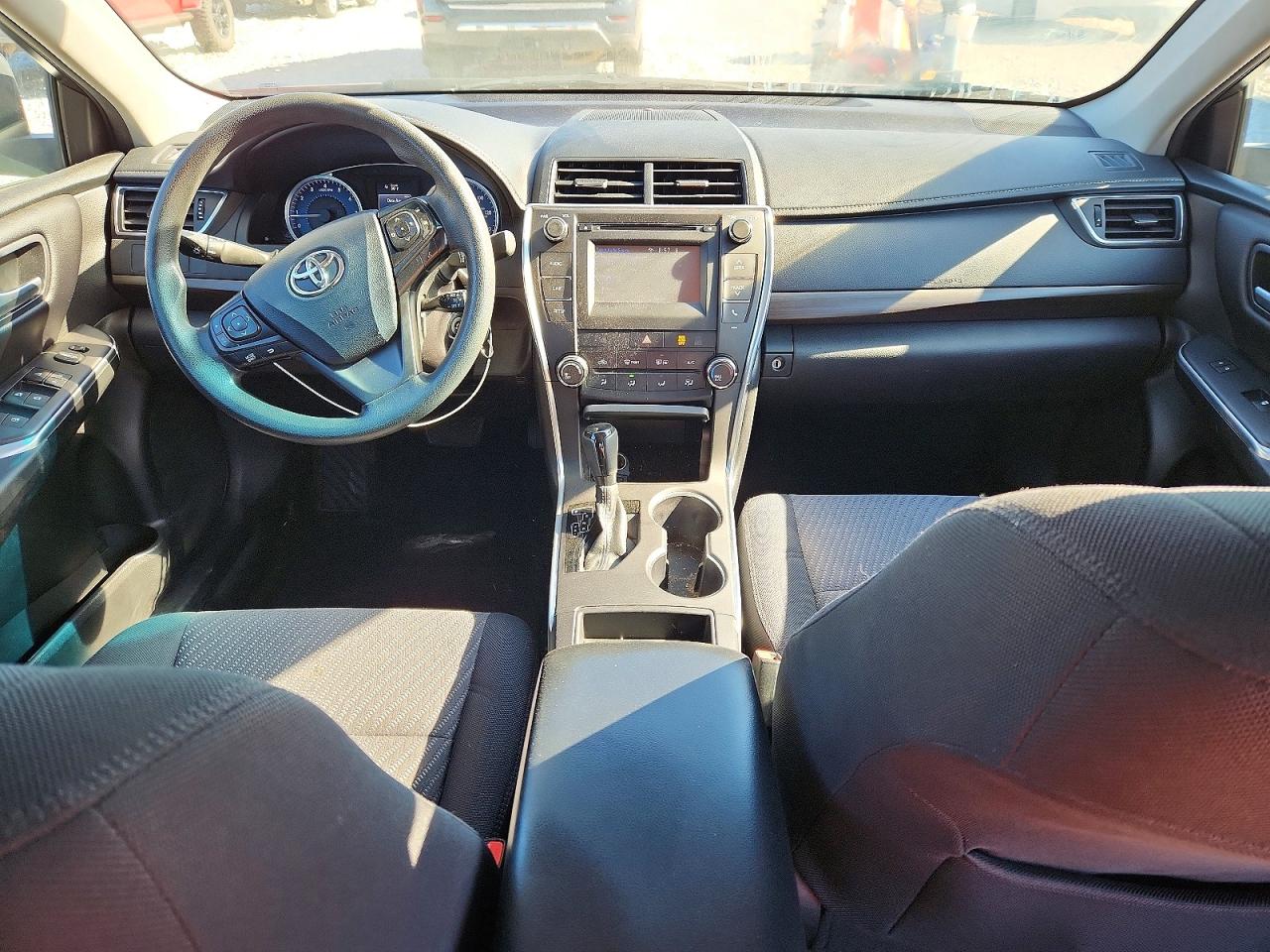 2017 TOYOTA CAMRY LE photo 8