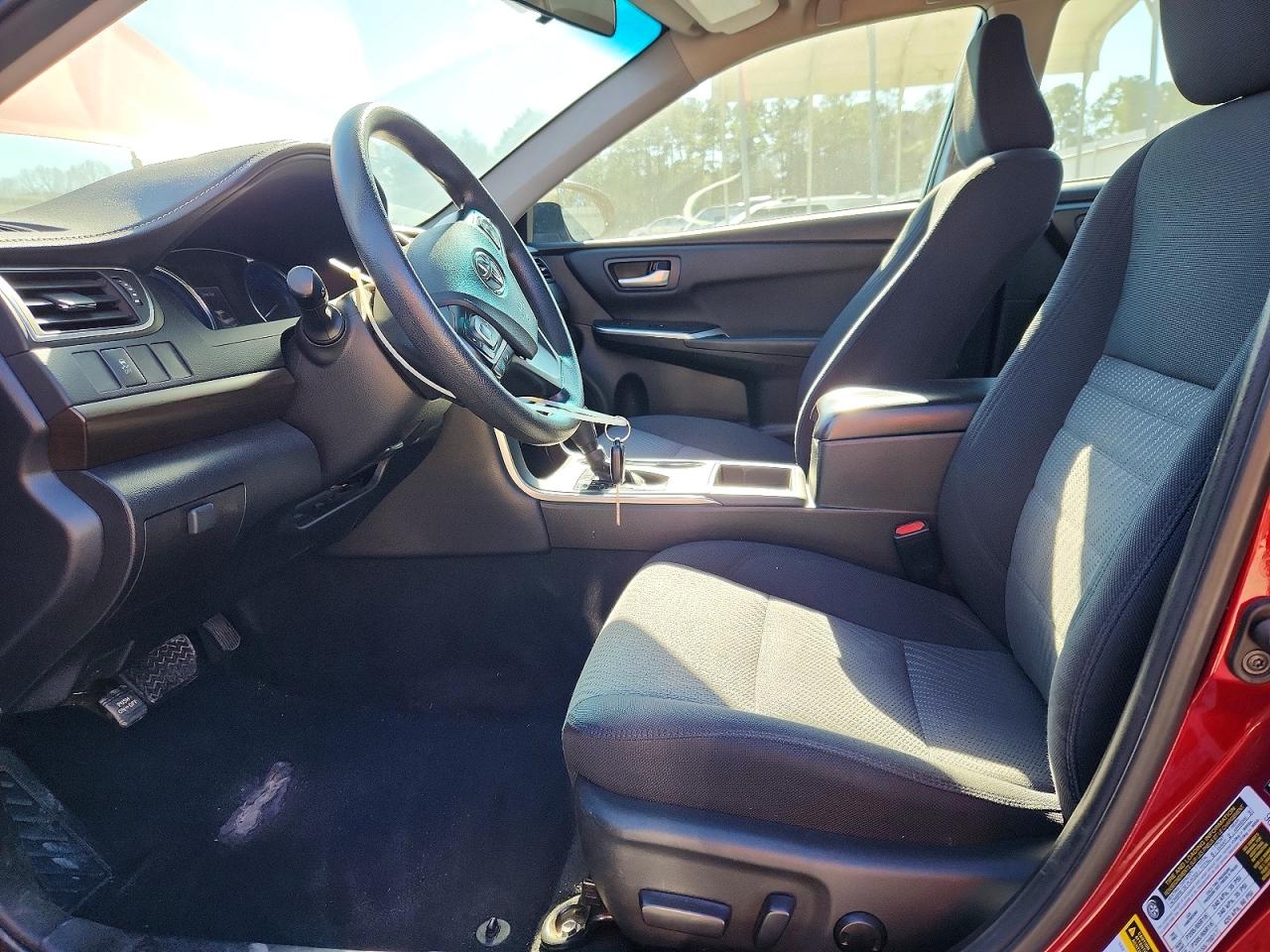 2017 TOYOTA CAMRY LE photo 7