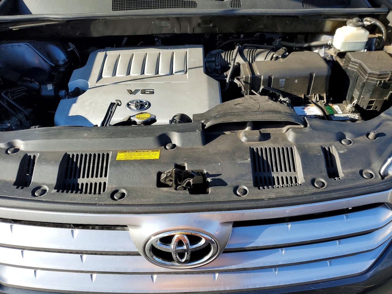 2011 TOYOTA HIGHLANDER LIMITED photo 12