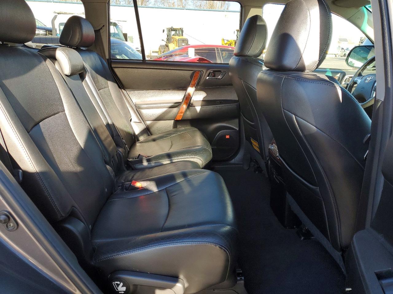 2011 TOYOTA HIGHLANDER LIMITED photo 11
