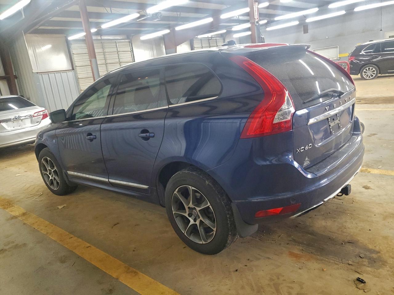 2015 VOLVO XC60 T6 PLATINUM photo 2