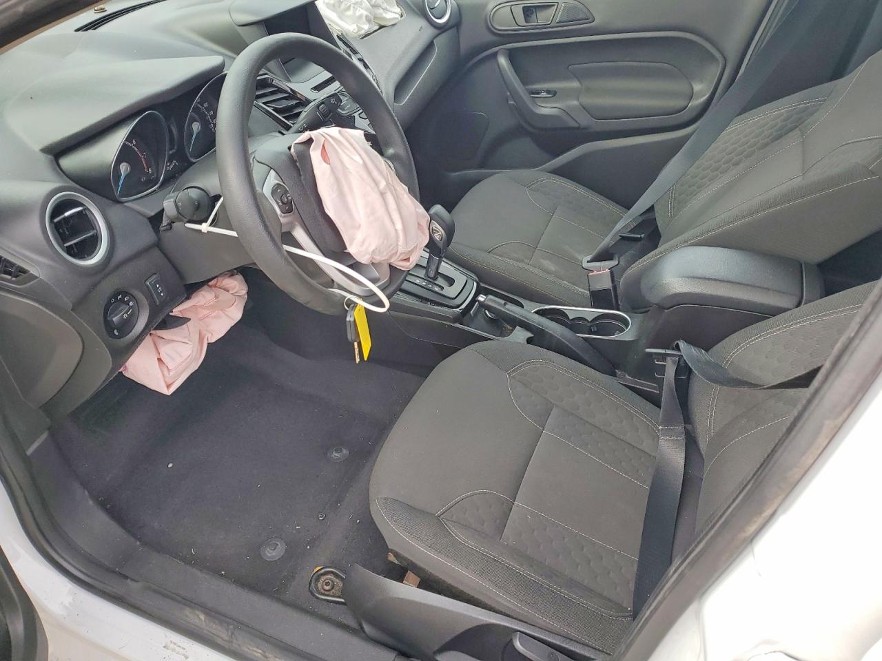 2019 FORD FIESTA SE photo 7