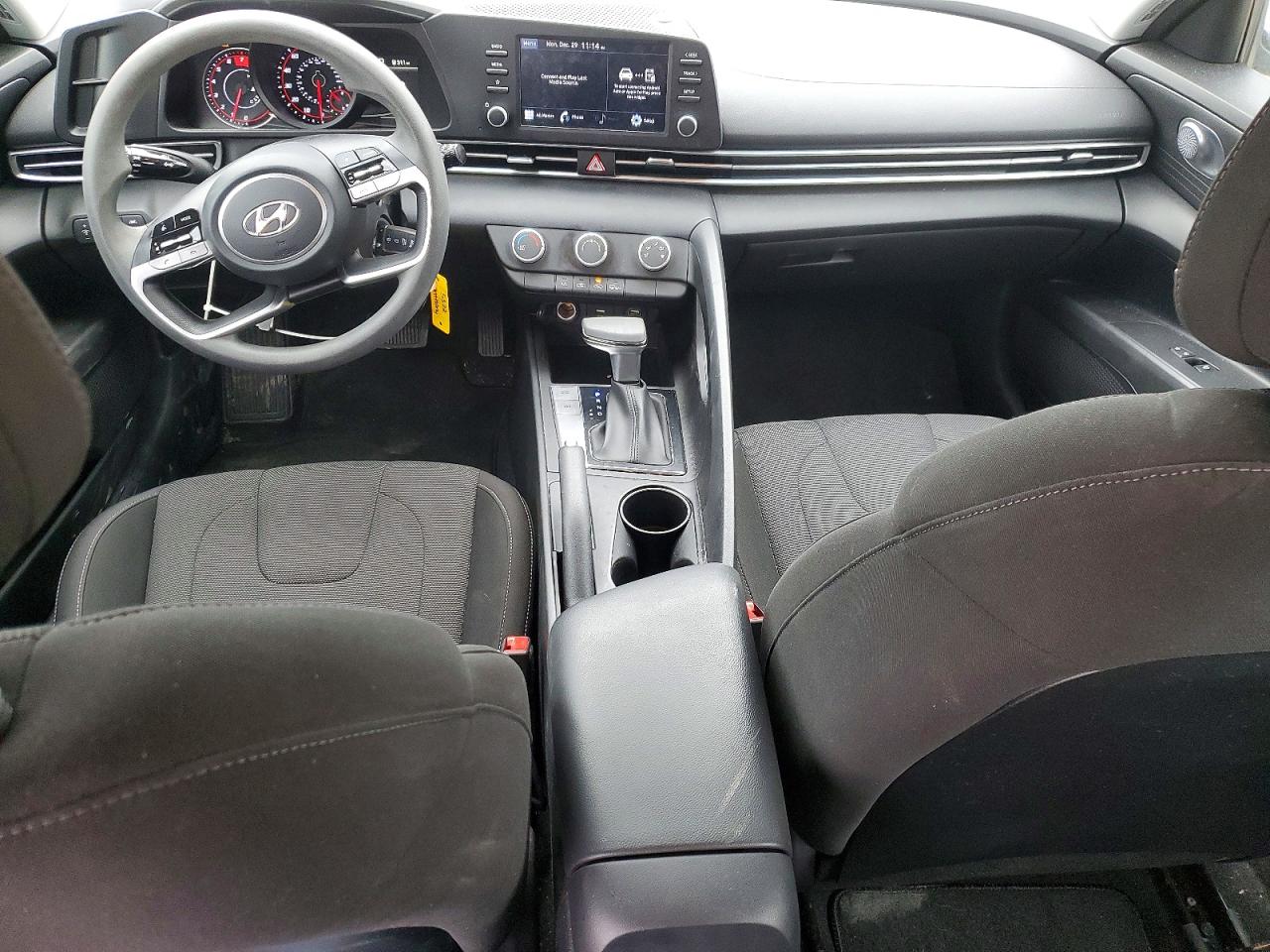 2023 HYUNDAI ELANTRA SE photo 8