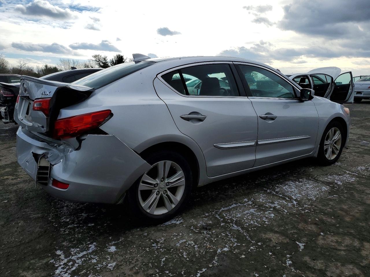 2013 ACURA ILX HYBRID TECH photo 3