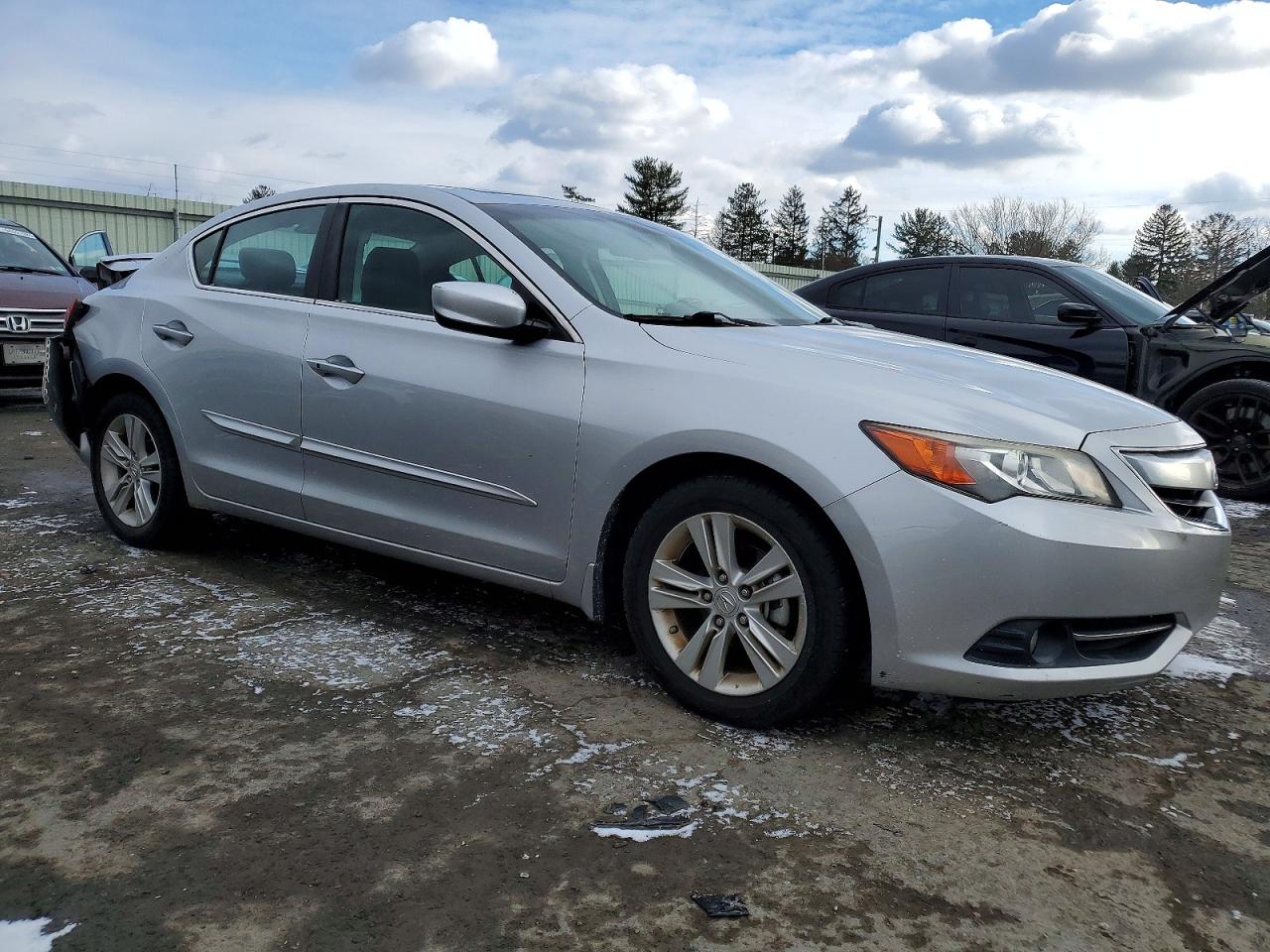 2013 ACURA ILX HYBRID TECH photo 4