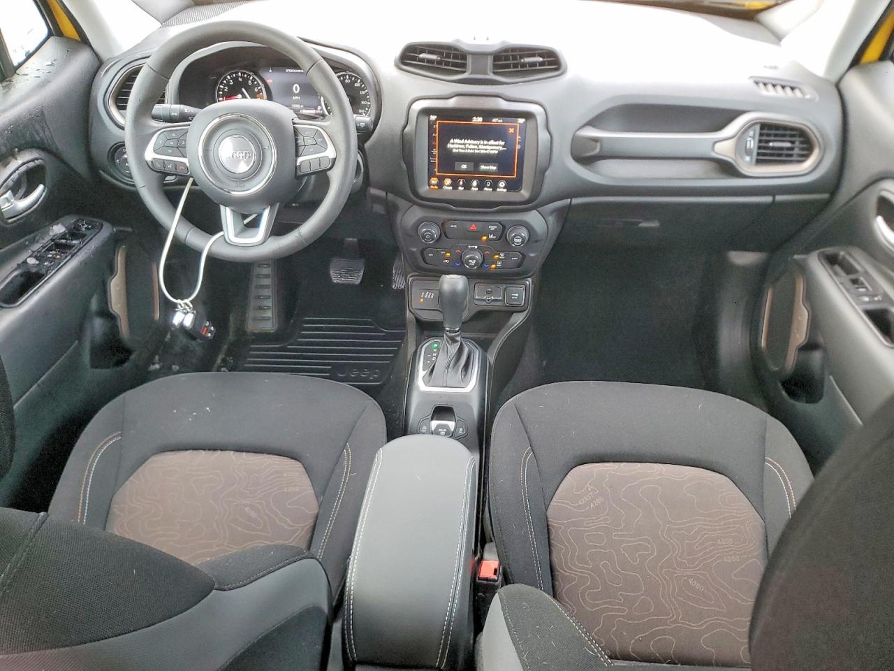 2023 JEEP RENEGADE LATITUDE photo 8