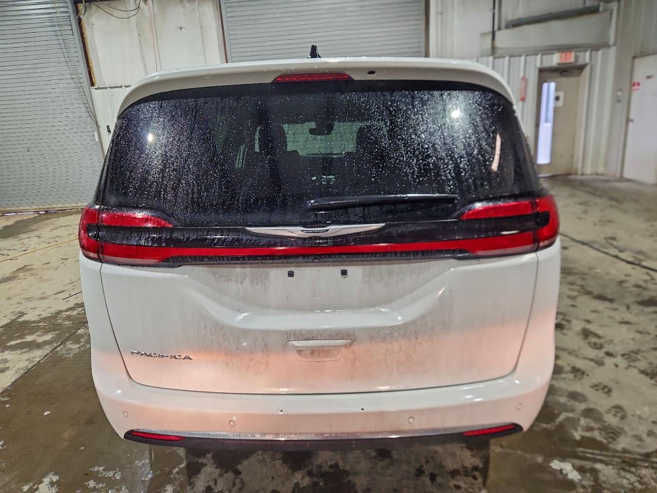 2025 CHRYSLER PACIFICA SELECT photo 6