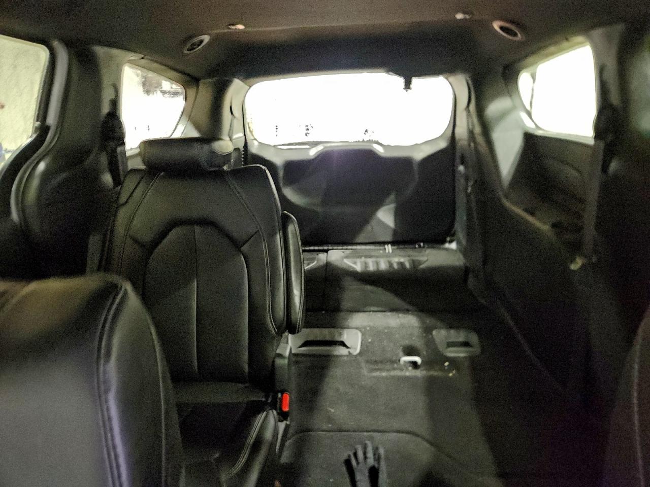 2025 CHRYSLER PACIFICA SELECT photo 10
