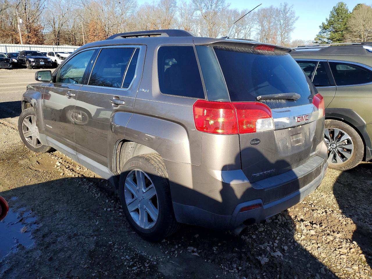 2011 GMC TERRAIN SLE photo 2